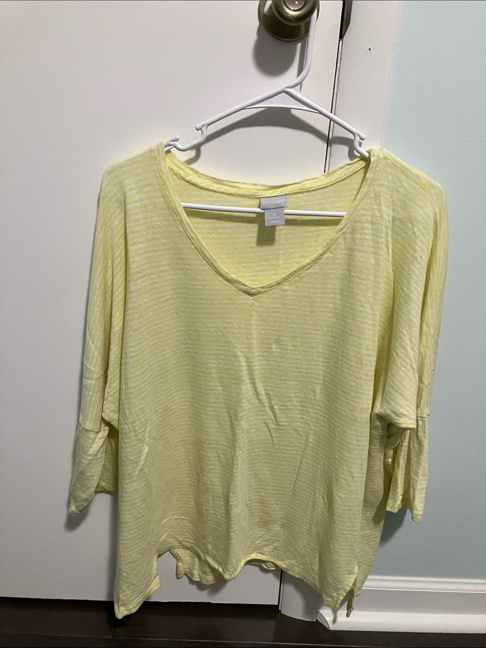 Chico's Light Yellow and White Short Sleeve V-Neck Tee 100% Linen Size 3